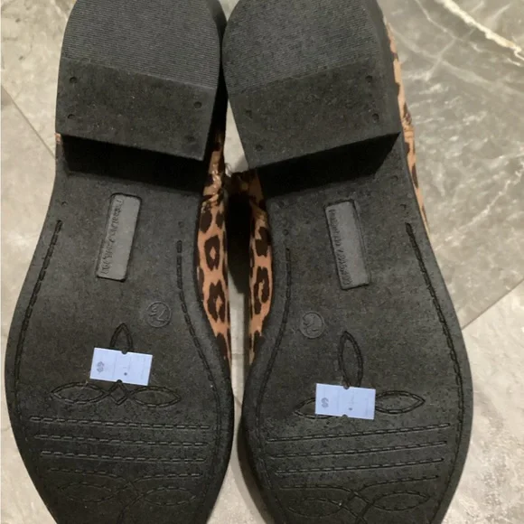 Women’s Size 7.5 Booties Leopard Print - Picture 6 of 6